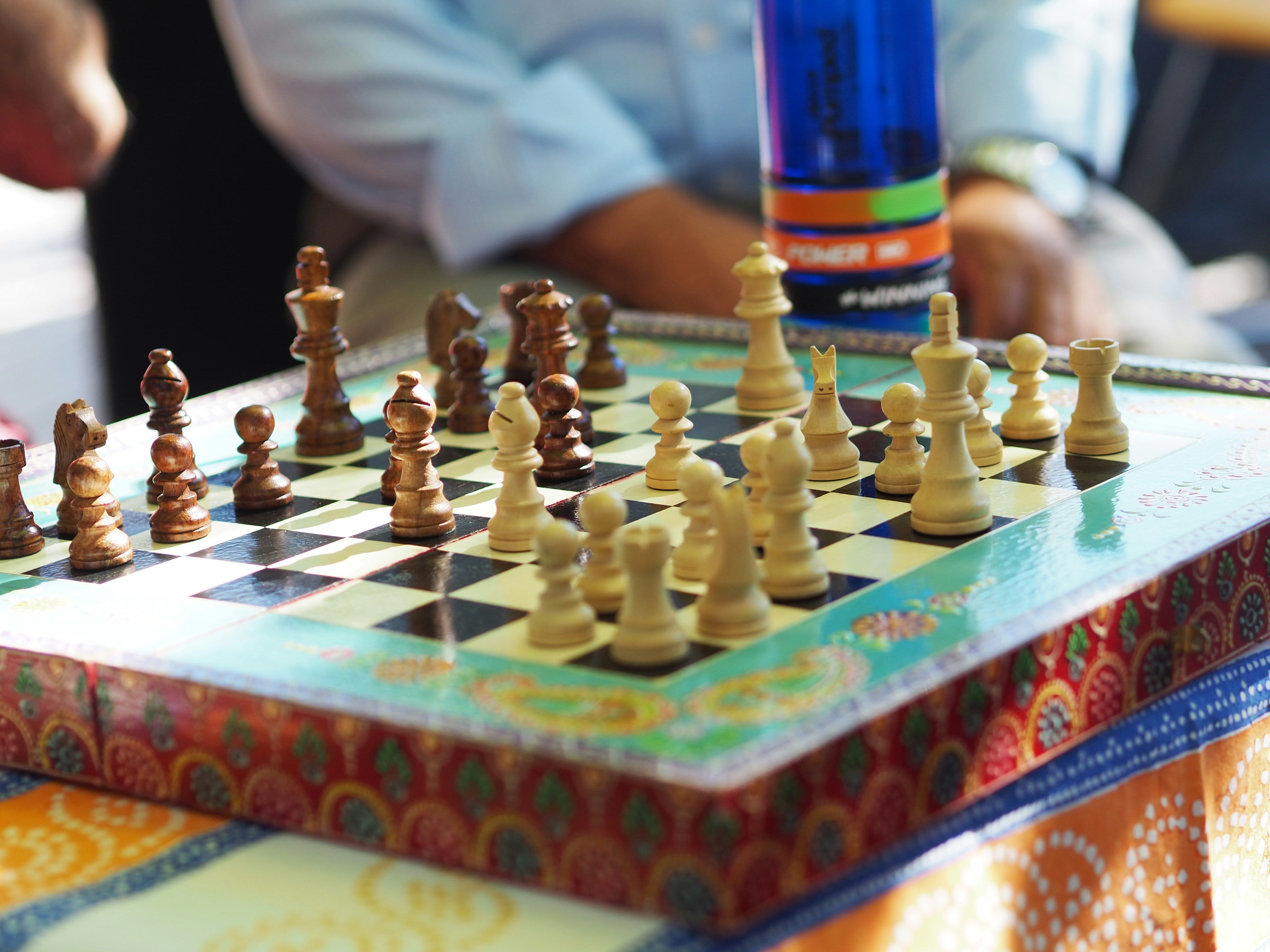 strategi persaingan strategi persaingan